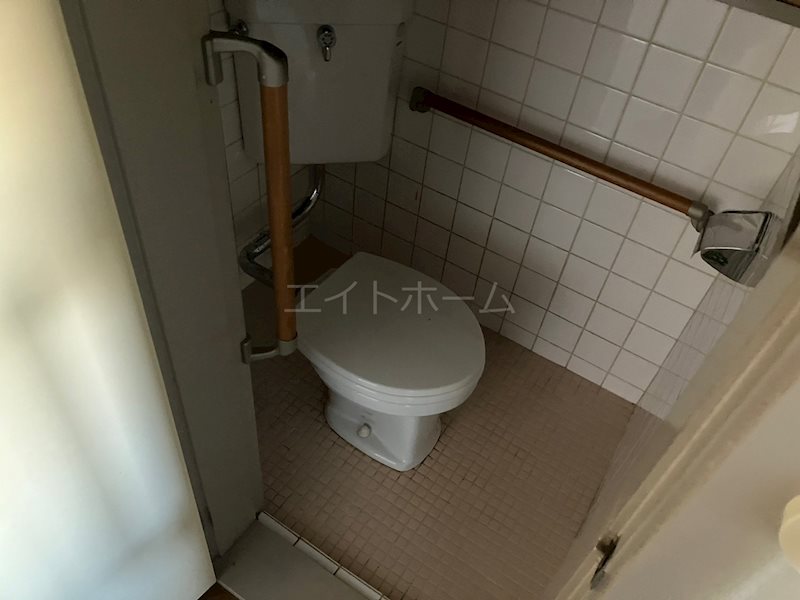 �����s�����q�s���쒬�̃}���V�����̃g�C��