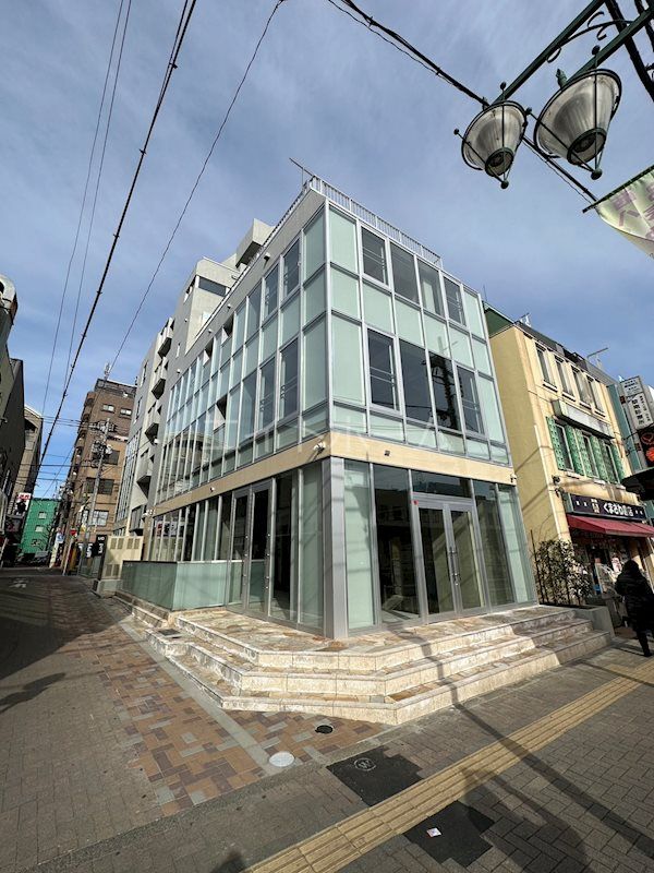 �����s�����q�s��l���Q���ڂ̃}���V�����̌����O��