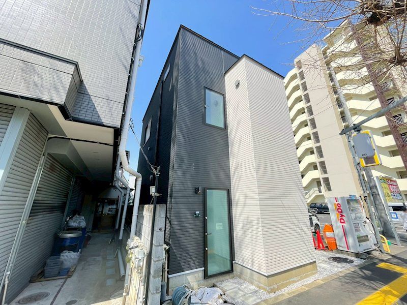 �����s�����q�s��a�c���T���ڂ̃A�p�[�g�̌����O��