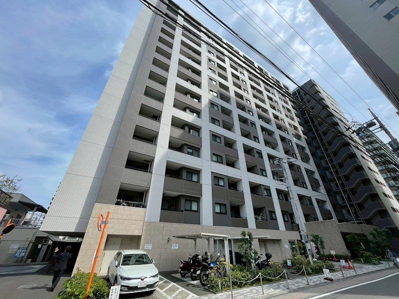 �����s�����q�s������10-8�̃}���V�����̌����O��