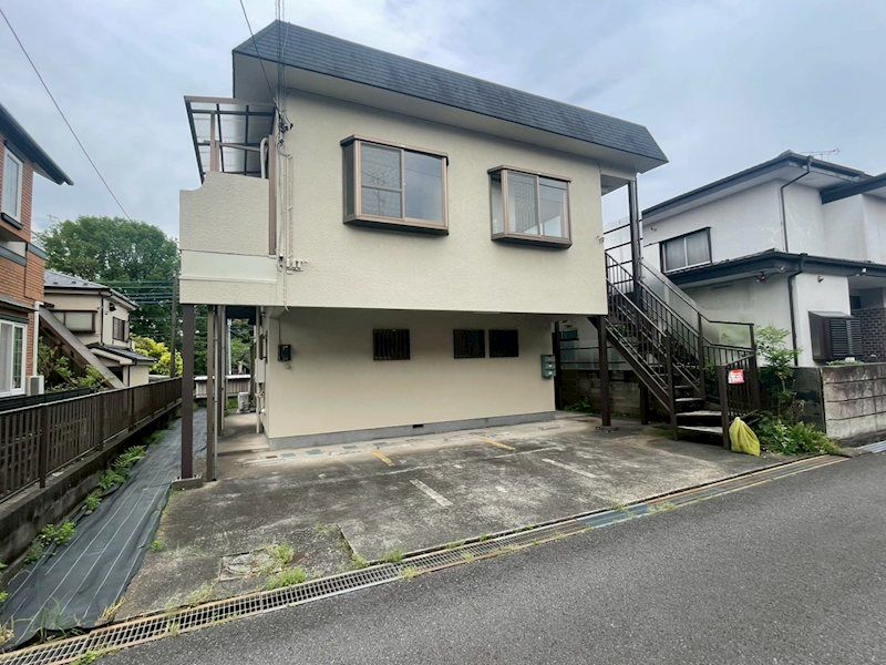 �����s����s�������T���ڂV�|�T�̃A�p�[�g�̌����O��