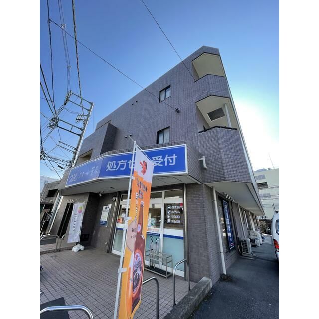 �����s����s����326-1�̃}���V�����̌����O��