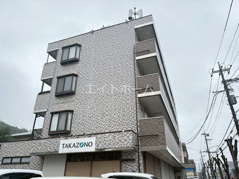 �����s�����q�s������271-1�̃}���V�����̌����O��