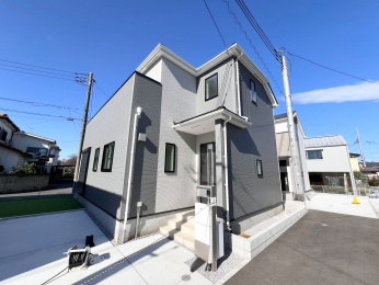 �����s�����q�s������̐V�z��ˌ��Ă̑O�ʓ��H�܂ތ��n�ʐ^