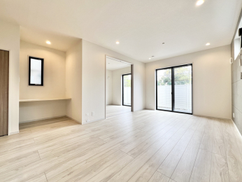 �����s�����q�s���ؒ��̐V�z��ˌ��Ẵ��r���O