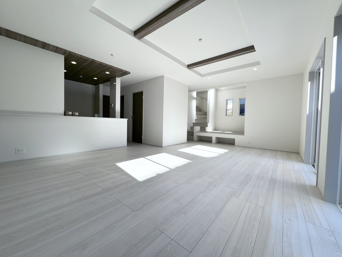 �����s�����q�s�茴���̐V�z��ˌ��Ẵ��r���O