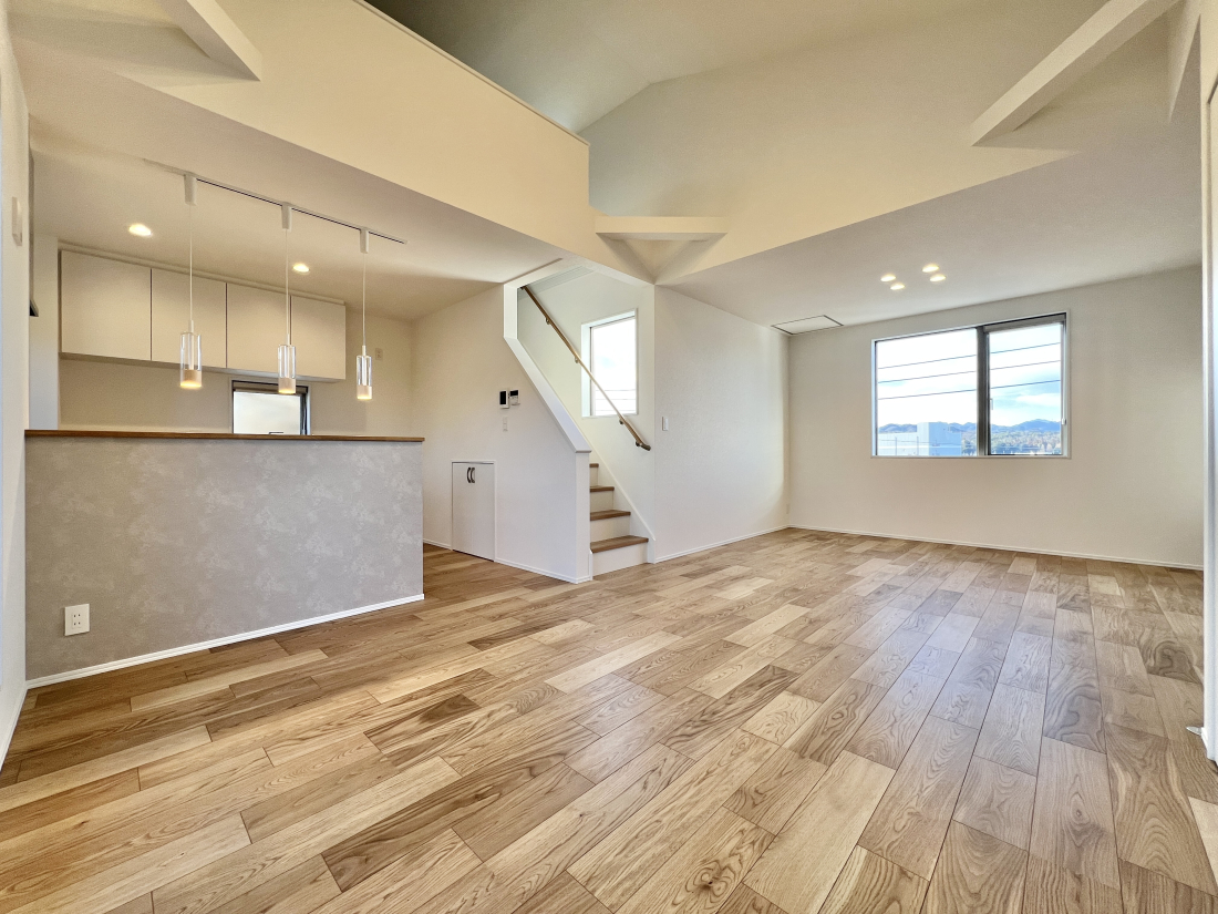 �����s�����q�s����쒬�̐V�z��ˌ��Ẵ��r���O