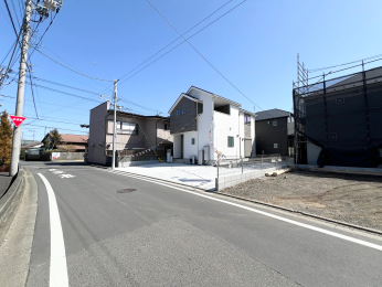 �����s�����q�s��y�����̐V�z��ˌ��Ă̑O�ʓ��H�܂ތ��n�ʐ^