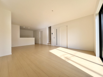 �����s�����q�s���c���̐V�z��ˌ��Ẵ��r���O