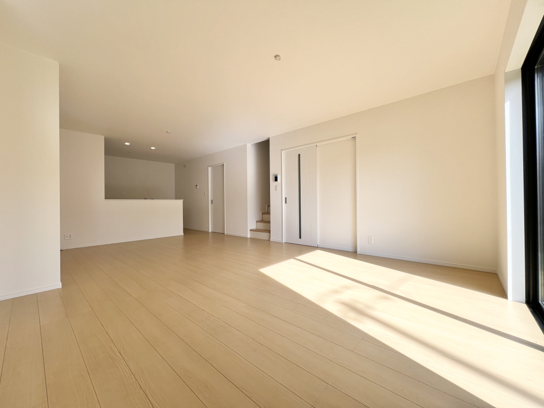 �����s�����q�s���c���̐V�z��ˌ��Ẵ��r���O