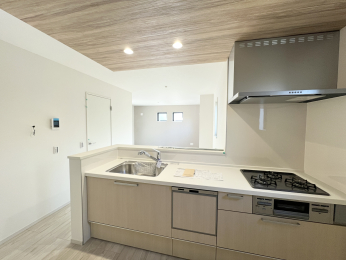 �����s�����q�s�q����3���ڂ̐V�z��ˌ��ẴL�b�`��