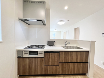 �����s�����q�s�U�c��2���ڂ̐V�z��ˌ��ẴL�b�`��