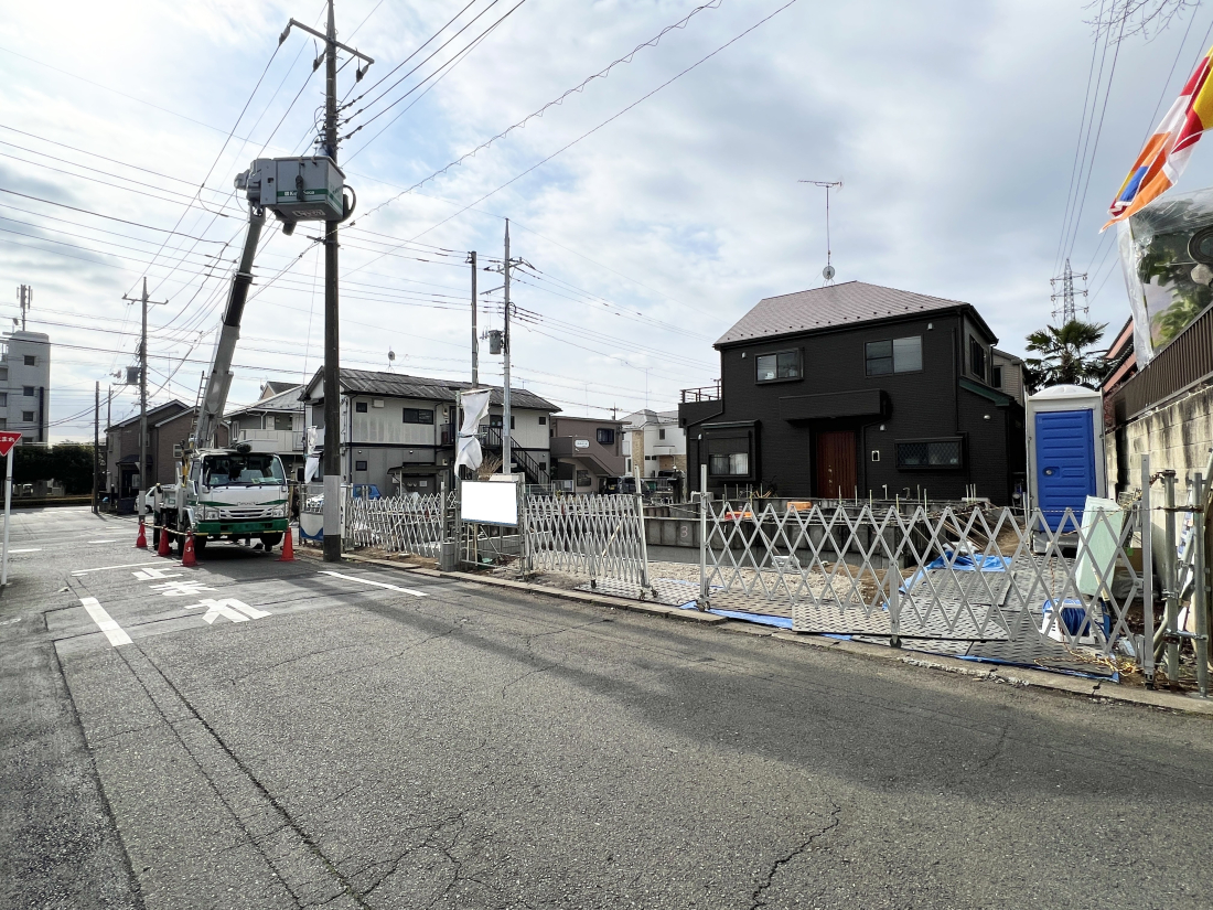 �����s�����q�s�R�c���̐V�z��ˌ��Ă̑O�ʓ��H�܂ތ��n�ʐ^