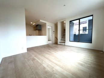 �����s�����q�s�{���̒��È�ˌ��Ẵ��r���O