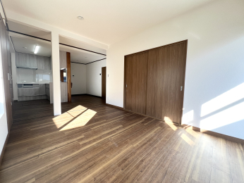 �����s�����q�s�쒬�̒��È�ˌ��Ẵ��r���O