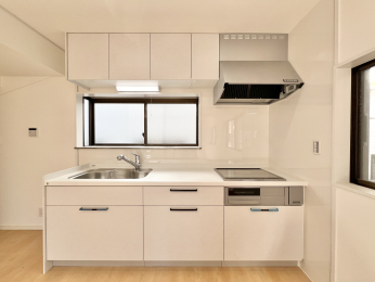 �����s�����q�s����2���ڂ̒��È�ˌ��ẴL�b�`��