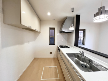 �����s�����q�s�Бq���̒��È�ˌ��ẴL�b�`��