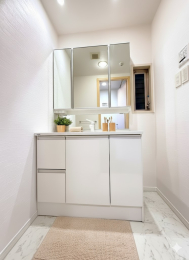 �����s�����q�s���c���̒��Ã}���V�����̐��ʑ�E���ʏ�