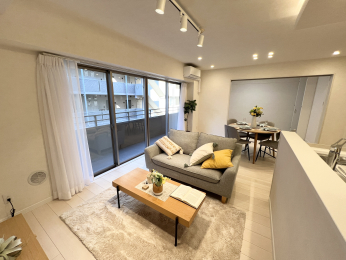 �����s�����q�s��a�c��7���ڔ����q�s��\���w�Z�����q�s�Ђ�ǂ�R���w�Z�̒��Ã}���V�����̃��r���O