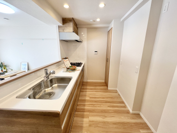 �����s�����q�s�U�c��5���ڂ̒��Ã}���V�����̃L�b�`��