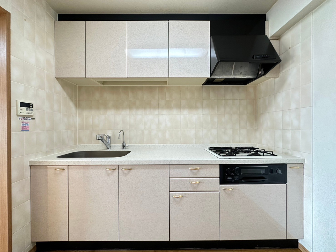 �����s�����q�s�����R��2���ڂ̒��Ã}���V�����̃L�b�`��