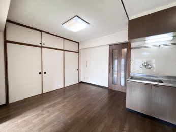 �����s�����q�s���c�������q�s���c���w�Z�����q�s���c���w�Z�̒��Ã}���V�����̃��r���O