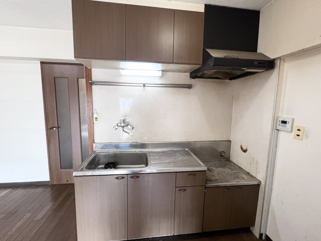 �����s�����q�s���c�������q�s���c���w�Z�����q�s���c���w�Z�̒��Ã}���V�����̃L�b�`��