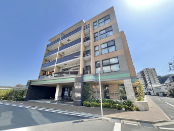 �����s�����q�s��a�c��5���ڔ����q�s��\���w�Z�����q�s�Ђ�ǂ�R���w�Z�̒��Ã}���V�����̌��n�O�ώʐ^