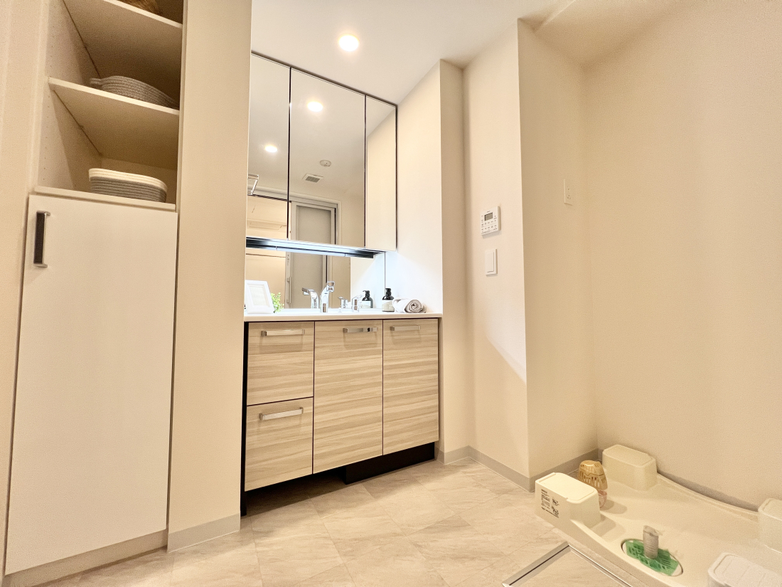 �����s�����q�s��a�c��5���ڔ����q�s��\���w�Z�����q�s�Ђ�ǂ�R���w�Z�̒��Ã}���V�����̐��ʑ�E���ʏ�