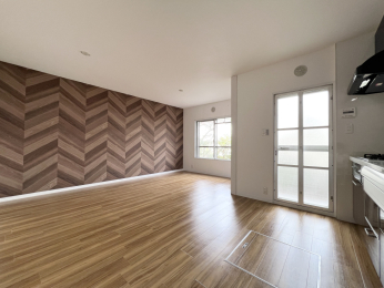 �����s�����q�s���c�������q�s�΂��u���w�Z�����q�s���c���w�Z�̒��Ã}���V�����̃��r���O