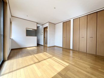 �����s�����q�s������̒��È�ˌ��Ẵ��r���O