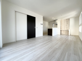 �����s����s�����R5���ڂ̐V�z��ˌ��Ẵ��r���O