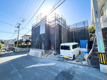 �����s����s�O��4���ڂ̐V�z��ˌ��Ă̑O�ʓ��H�܂ތ��n�ʐ^