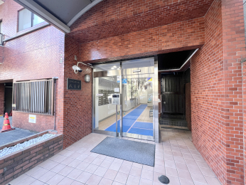 �����s�����q�s���_��4���ڂ̒��Ã}���V�����̃G���g�����X