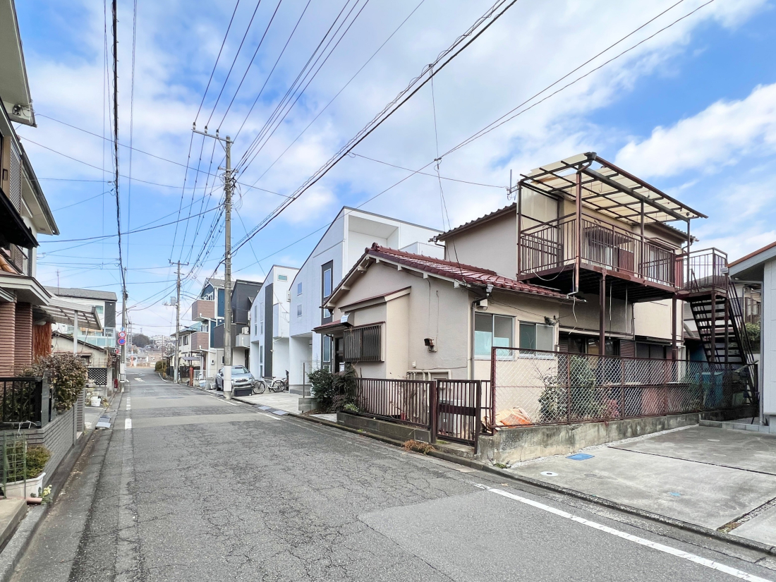 �����s�����q�s�����R��3���ڂ̐V�z��ˌ��Ă̑O�ʓ��H�܂ތ��n�ʐ^