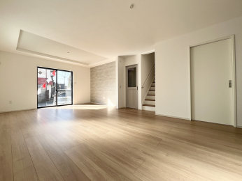 �����s�����q�s�Β��̐V�z��ˌ��Ẵ��r���O