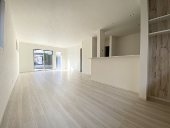 �����s�����q�s�Β��̐V�z��ˌ��Ẵ��r���O