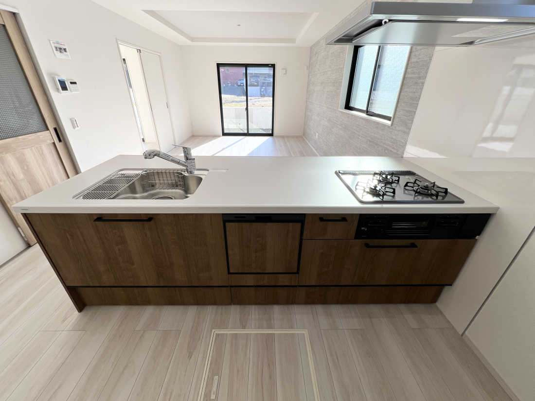 �����s�����q�s���q2���ڂ̐V�z��ˌ��ẴL�b�`��