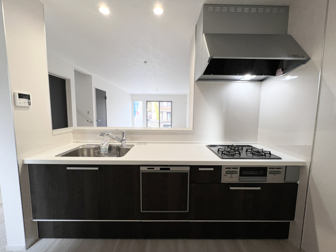 �����s�����q�s���[���̐V�z��ˌ��ẴL�b�`��