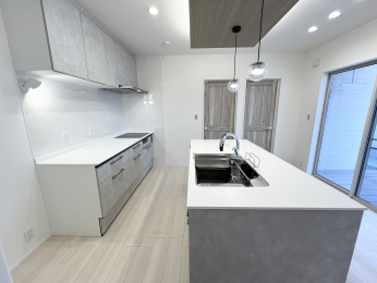 �����s�����q�s���{���̐V�z��ˌ��ẴL�b�`��