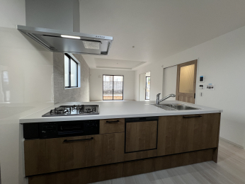 �����s�����q�s���P�u1���ڂ̐V�z��ˌ��ẴL�b�`��