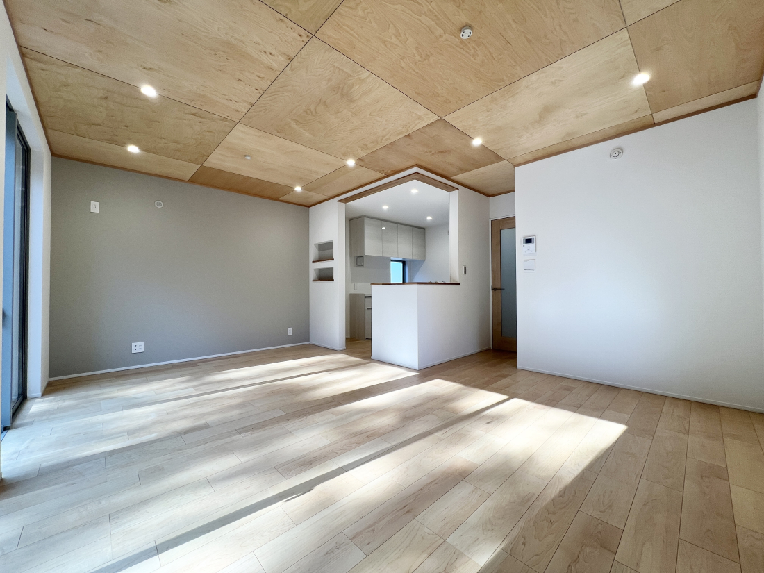 �����s�����q�s���M��2���ڂ̐V�z��ˌ��Ẵ��r���O