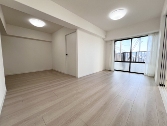 �����s�����q�s�Ǖ��������q�s��񏬊w�Z�����q�s��l���w�Z�̒��Ã}���V�����̃��r���O