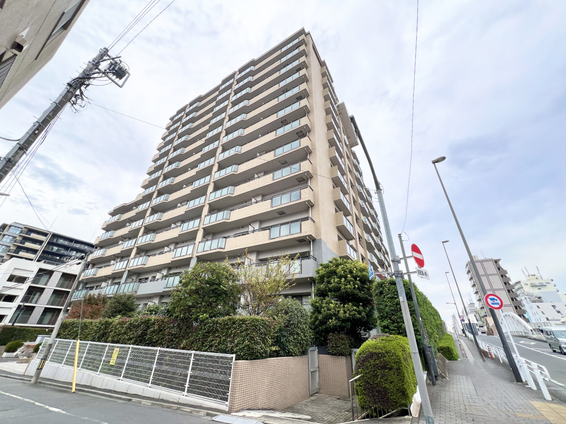 �����s�����q�s���������q�s�R���ꏬ�w�Z�����q�s�ŉz���w�Z�̒��Ã}���V�����̌��n�O�ώʐ^