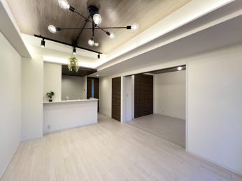 �����s�����q�s���������q�s�R���ꏬ�w�Z�����q�s�ŉz���w�Z�̒��Ã}���V�����̃��r���O