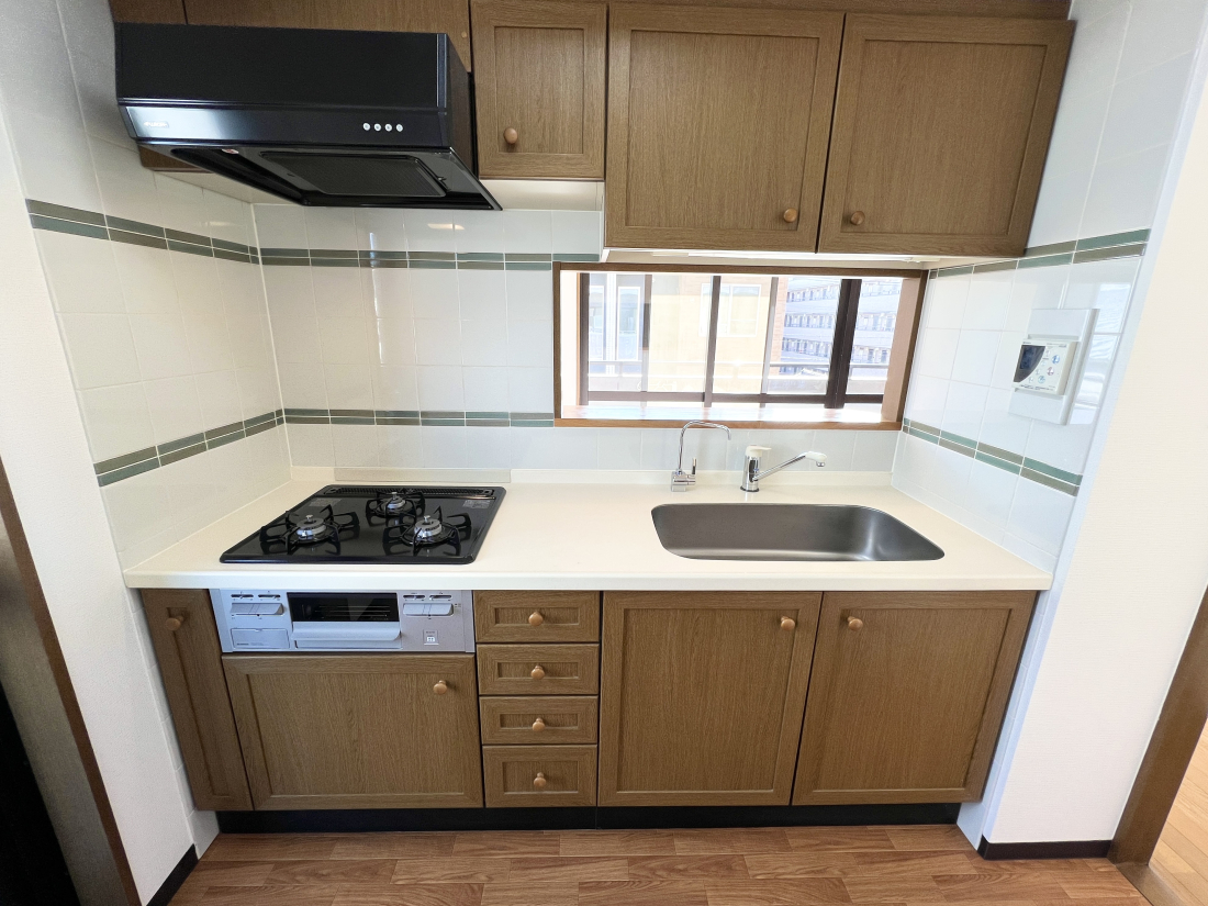 �����s�����q�s���q���̒��Ã}���V�����̃L�b�`��