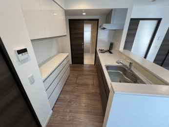 �����s�����q�s�q����1���ڂ̒��È�ˌ��ẴL�b�`��