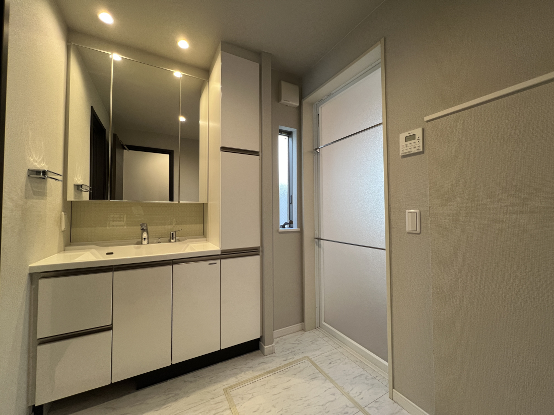 �����s�����q�s�q����1���ڂ̒��È�ˌ��Ă̐��ʑ�E���ʏ�