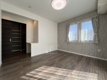 �����s�����q�s�q����1���ڂ̒��È�ˌ��Ẵ��r���O�ȊO�̋���