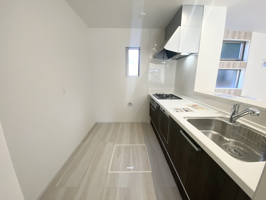 �����s�����q�s�Β��̐V�z��ˌ��ẴL�b�`��